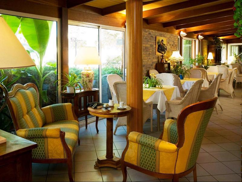 Hotel Logis Chez Bach Chaussin Zewnętrze zdjęcie